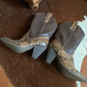 Women’s Cowgirl Boots